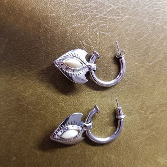 Silvertone earrings can be worn different ways - Picture 2 of 3